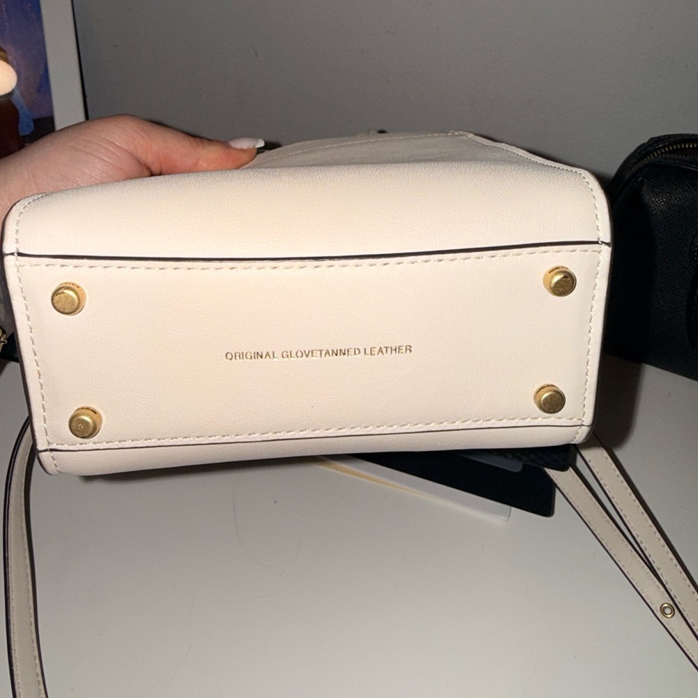 Coach mini purse - Picture 4 of 9